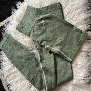 Gymshark (M) Adapt Safari Force Green Leggings